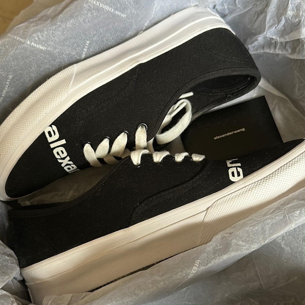 Alexander dropout logo sneakers